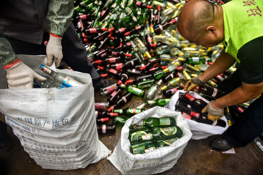 Garbage disposal in S China's Guangdong