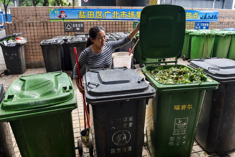 Garbage disposal in S China's Guangdong