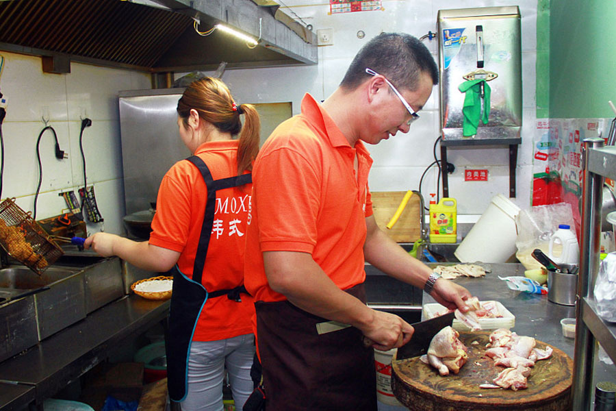 Man selling fried chicken earns $65,000 profit a year