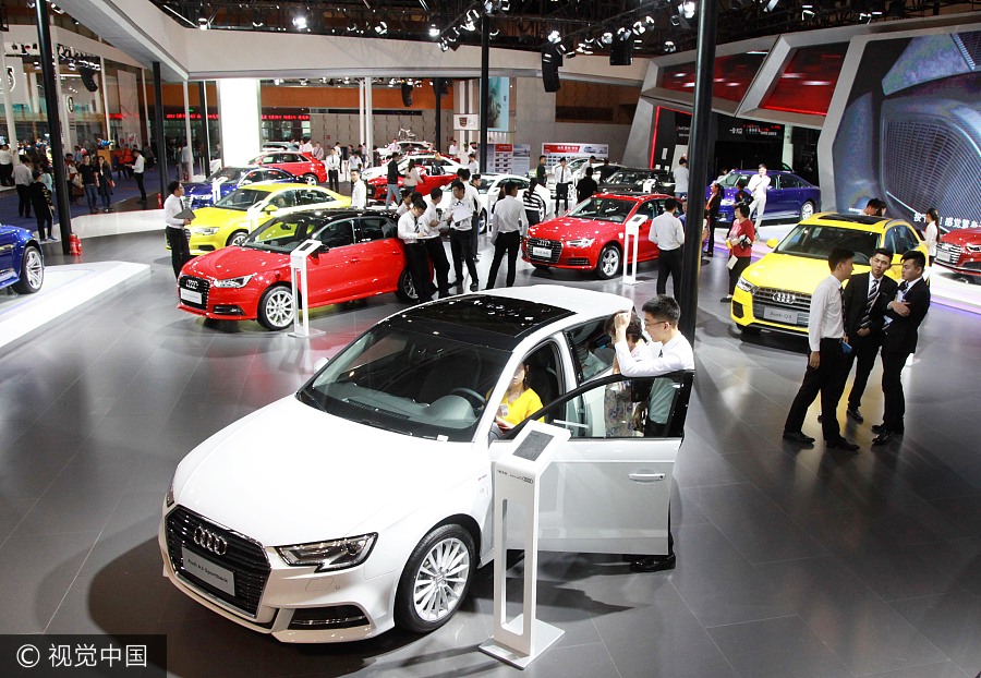 Auto show boosts holiday economy in Nanjing