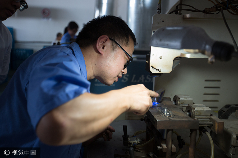 Young man making small flasks a big business