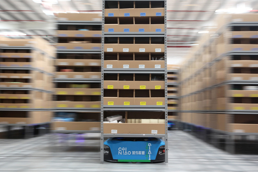 Walking into e-commerce giants' intelligent warehouses