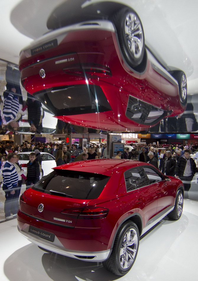 New cars shine at Canadian Int'l Auto Show