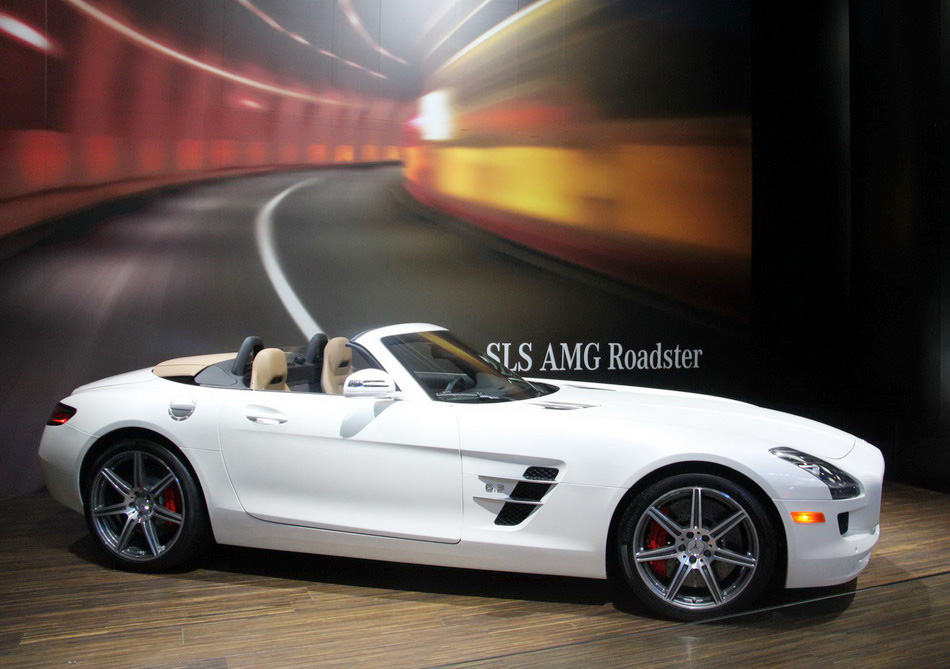 Cars at 40th Canadian Int'l Auto Show