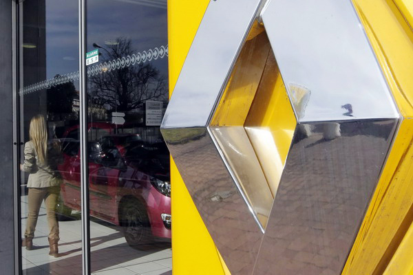 Renault, French unions close to labor deal