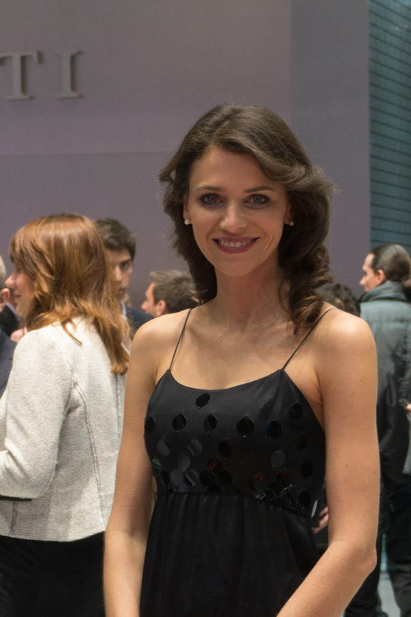 Hot girls at Geneva Motor Show 2014