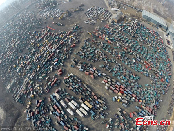 Beijing destroys 1,501 illegal motorcycles