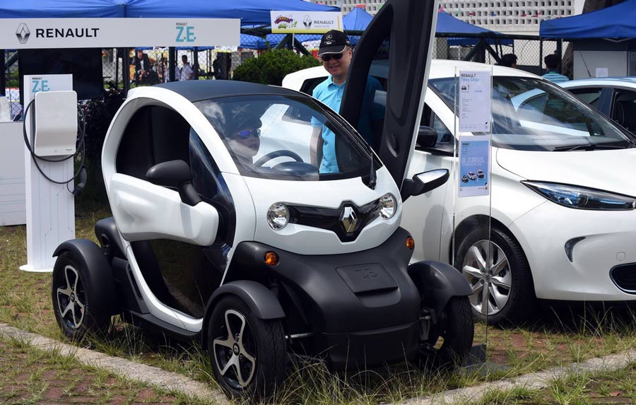 Electric vehicles charge up carnival in HK