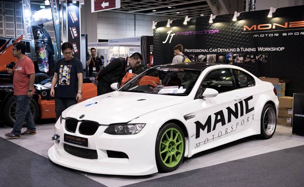 HK car show kicks off during Christmas season