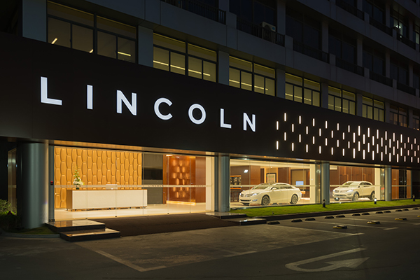 Lincoln ensures staff offer personalized experiences