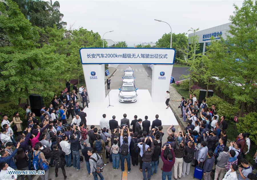 Chinese driverless cars begin long-distance road test