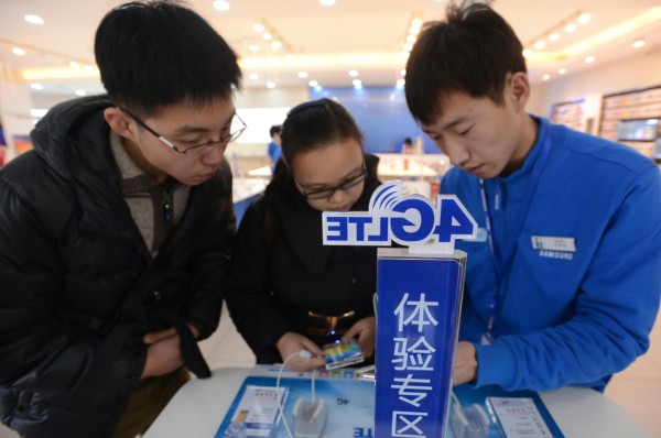 4G's high cost has mainland buyers balking