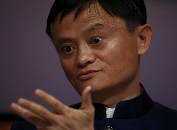 Jack Ma talks shop at Davos