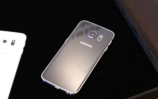 No more plastic in Samsung's new phones