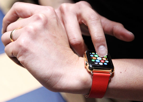 Apple unveiled first wearable watch