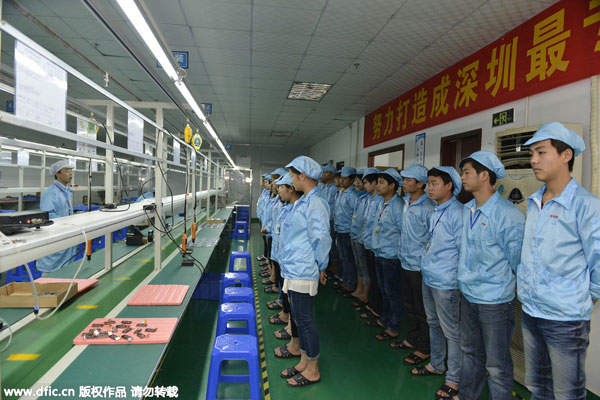 A look into Shenzhen smart watch assembly line