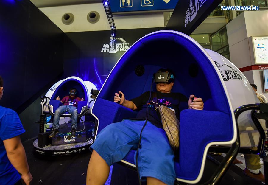 Virtual reality devices, products displayed at China Hi-tech Fair