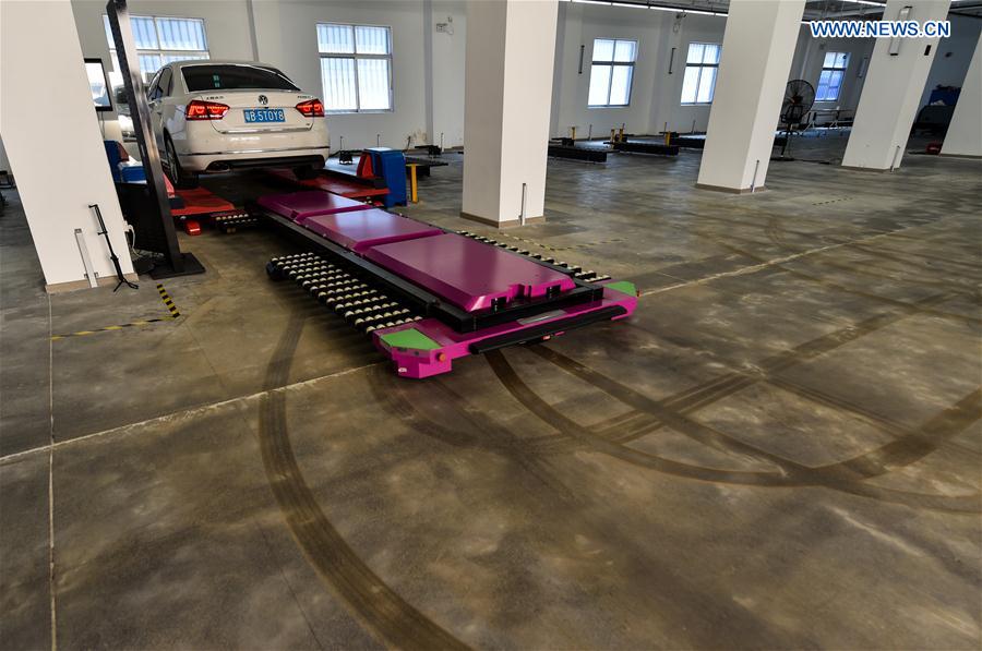 AGV parking robot becomes Internet hit in China