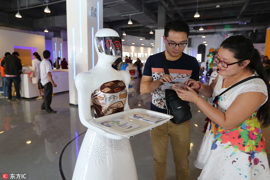 Robot-themed park attracts tech savvy tourists