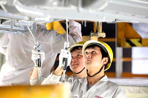 China's manufacturing activity expands at slower pace