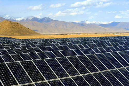 Solar power plant built in Tibet