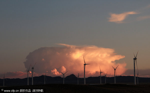 Clean energy helps to preserve natural beauty in Xinjiang