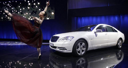 Mercedes-Benz offers opulence at 'Premiere Night'