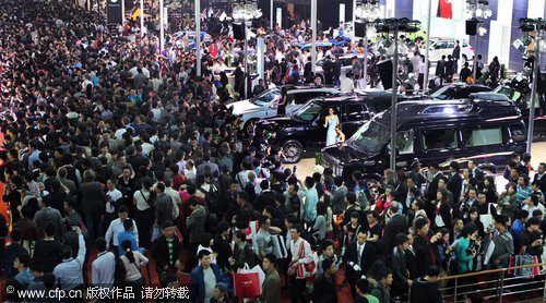 Vistors crowd during auto show