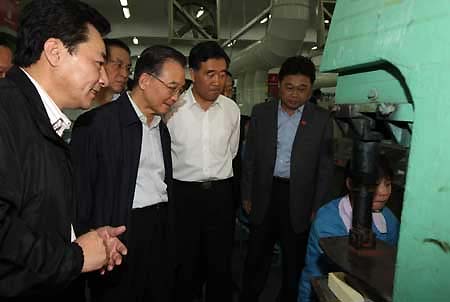 Chinese premier calls for support of SMEs