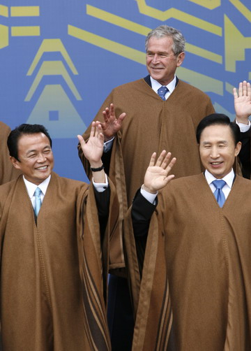 APEC leaders commit to quick economic action