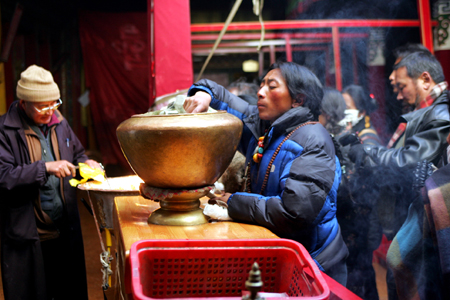 Tibet's tourism recovering from riots