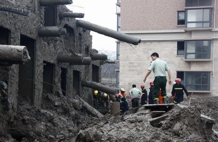 Building collapse kills one worker in Shanghai