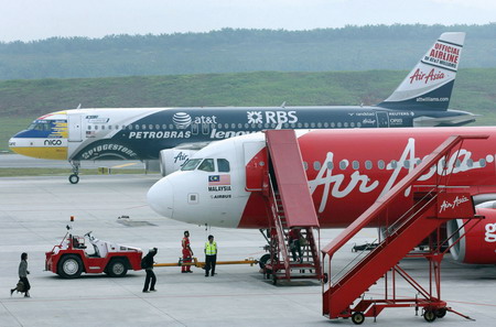 AirAsia courts budget travelers