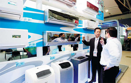 Midea plans share float to raise funds