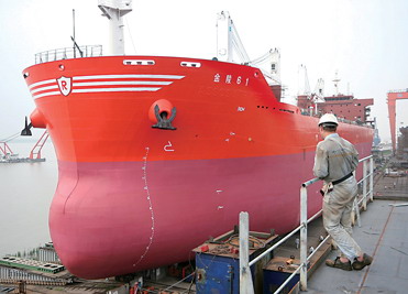 China's leading shipbuilder CSSC net profit down 38.4% in H1