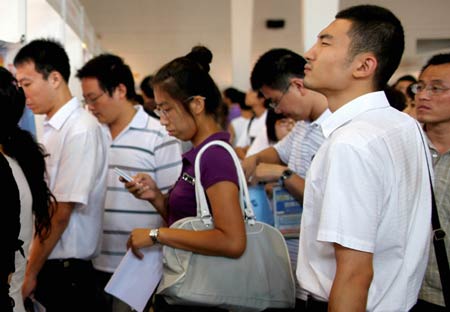 No vacancies on horizon for 12m job seekers