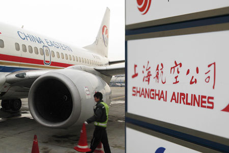 Shanghai Airlines seeks delisting; trading suspended