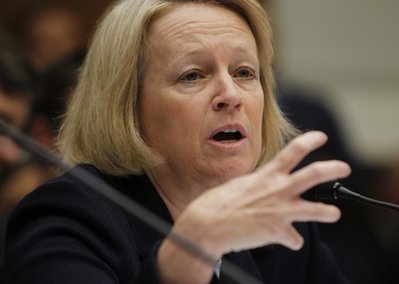 SEC chief pledges better oversight of banks