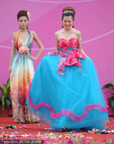 Wedding expo kicks off in Nanjing