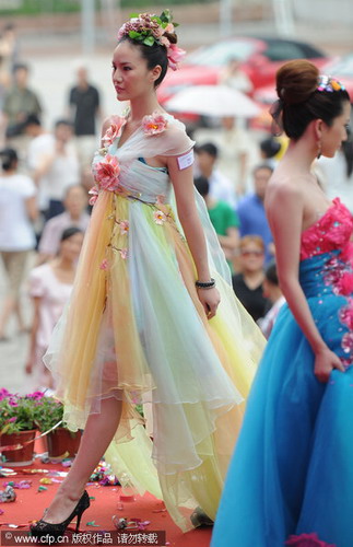 Wedding expo kicks off in Nanjing