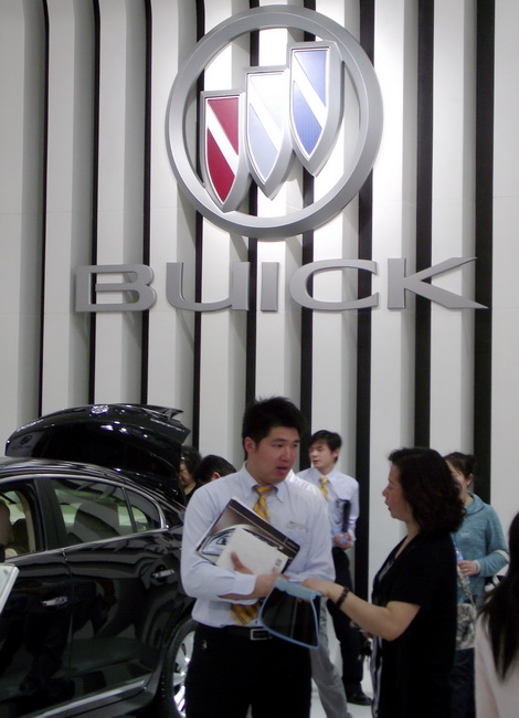 GM slashes prices to maintain lead in Chinese market