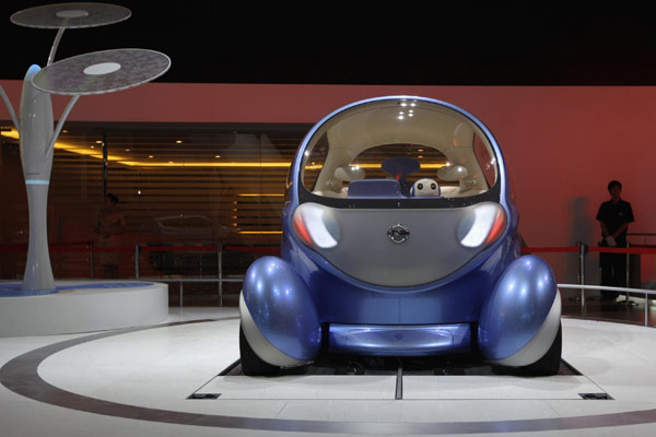 Nissan's concept car Pivo 2