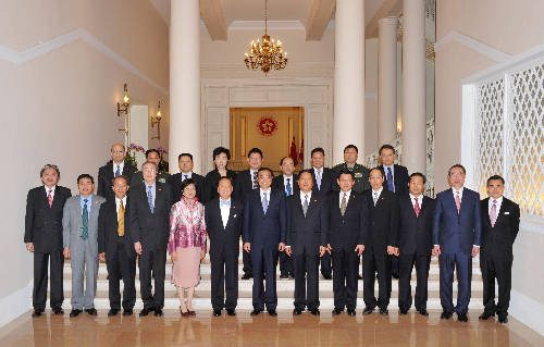 Li attends dinner hosted by Donald Tsang and his wife