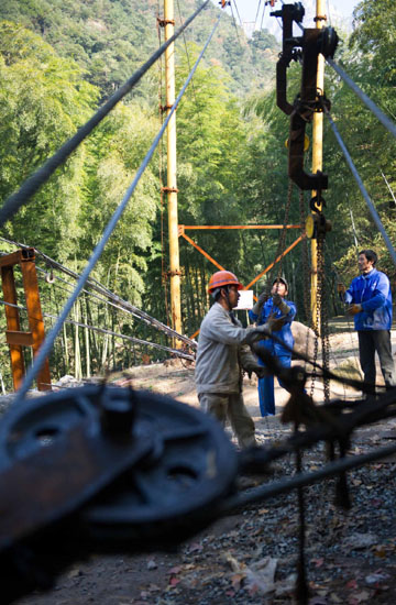 Builders live and work in mountain