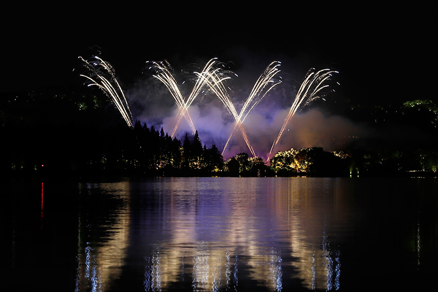 Fireworks light up West Lake in Hangzhou