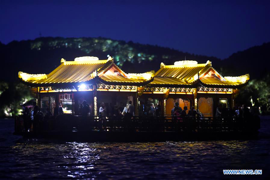 Guests attending G20 summit have boat trip in West Lake