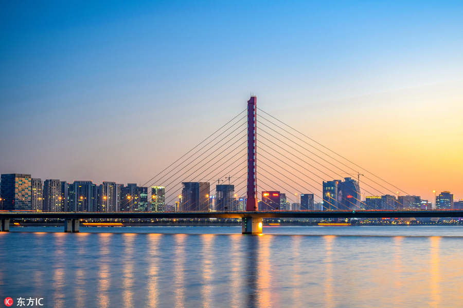 Hangzhou: A city of bridges