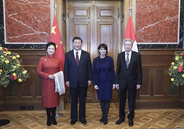 Xi leads delegation to Switzerland