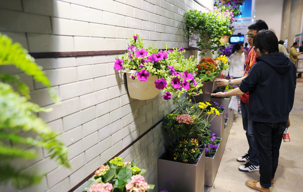 Flower fair brings fragrant business to Beijing