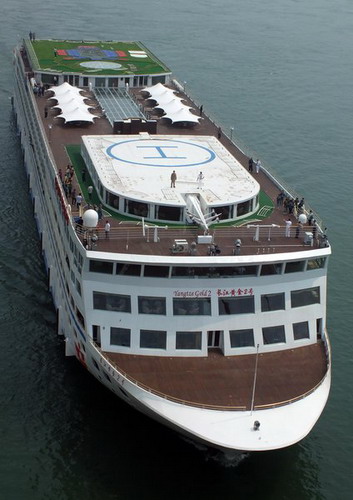 Luxury cruise boosts Three Gorges tourism